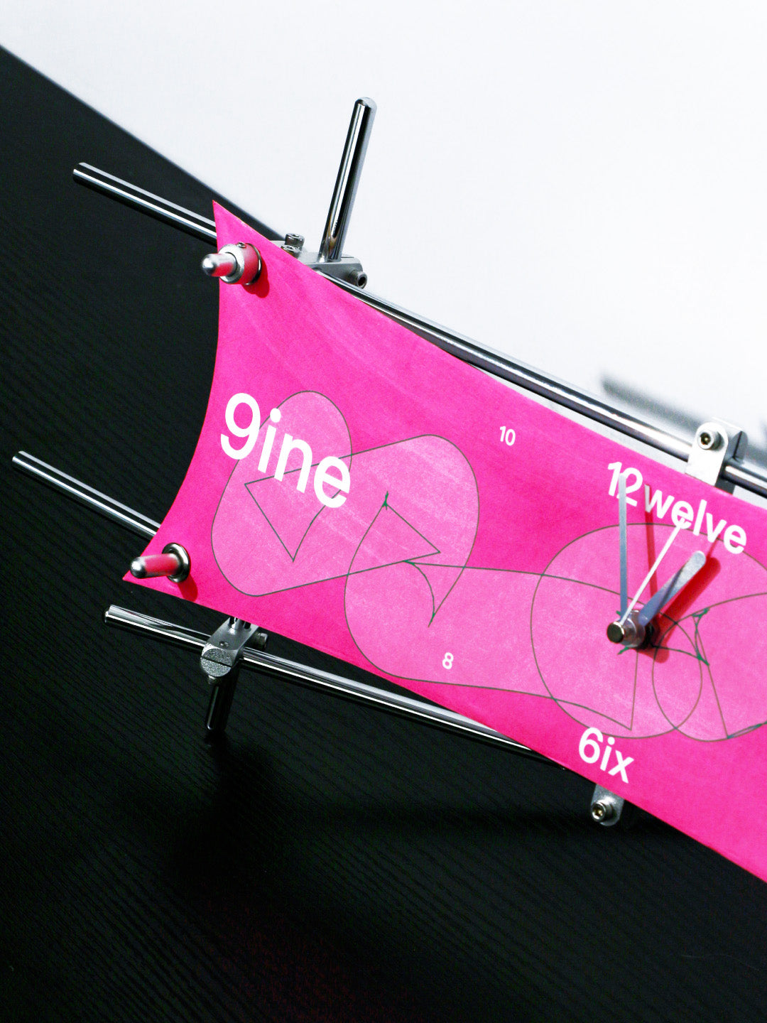 NOR khd studio - Kite Clock Pattern Style